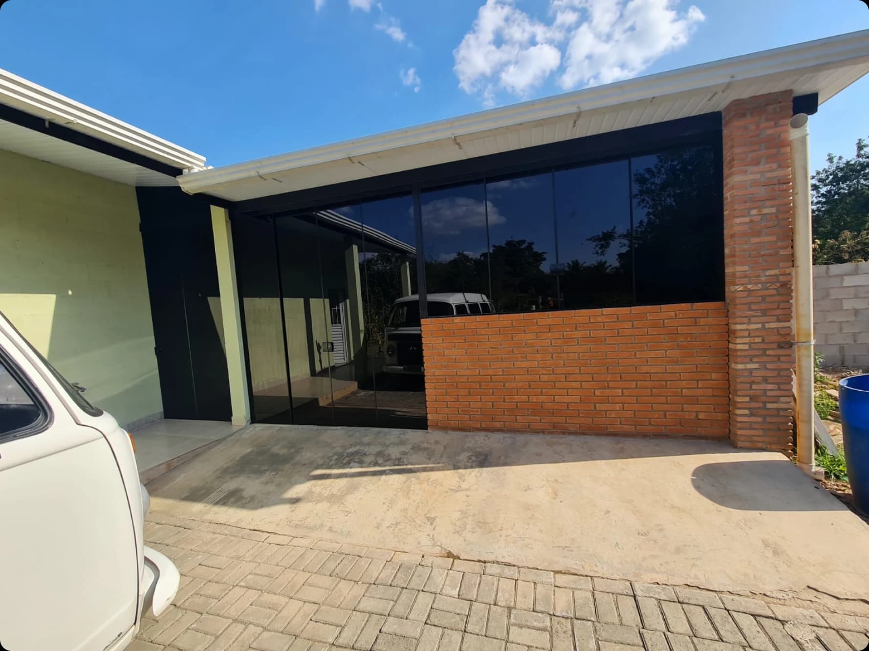 Película fumê trazendo conforto visual à sala